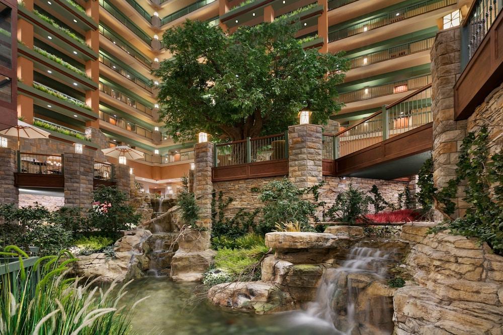 Chateau On The Lake Resort Spa And Convention Center Branson Exterior foto