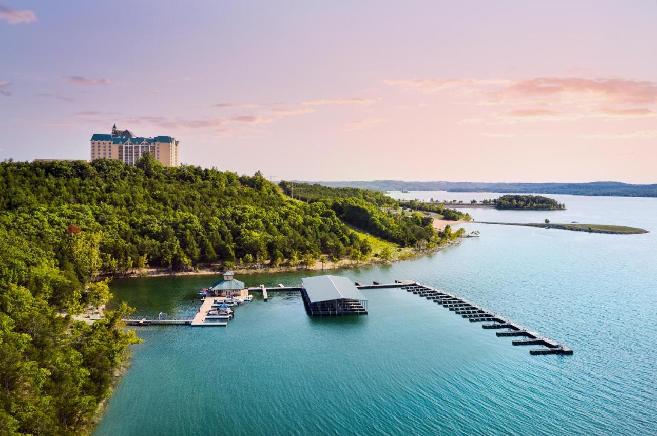 Chateau On The Lake Resort Spa And Convention Center Branson Exterior foto