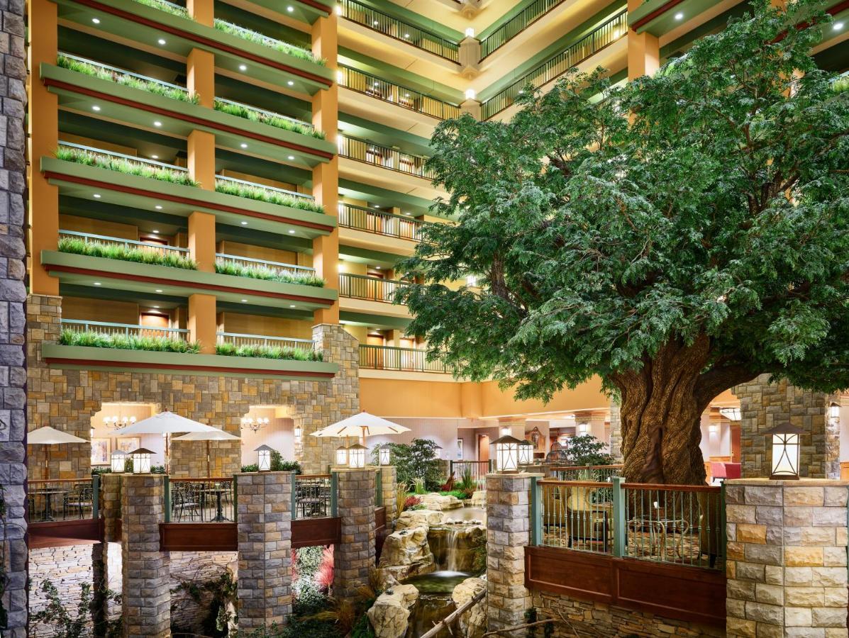 Chateau On The Lake Resort Spa And Convention Center Branson Exterior foto