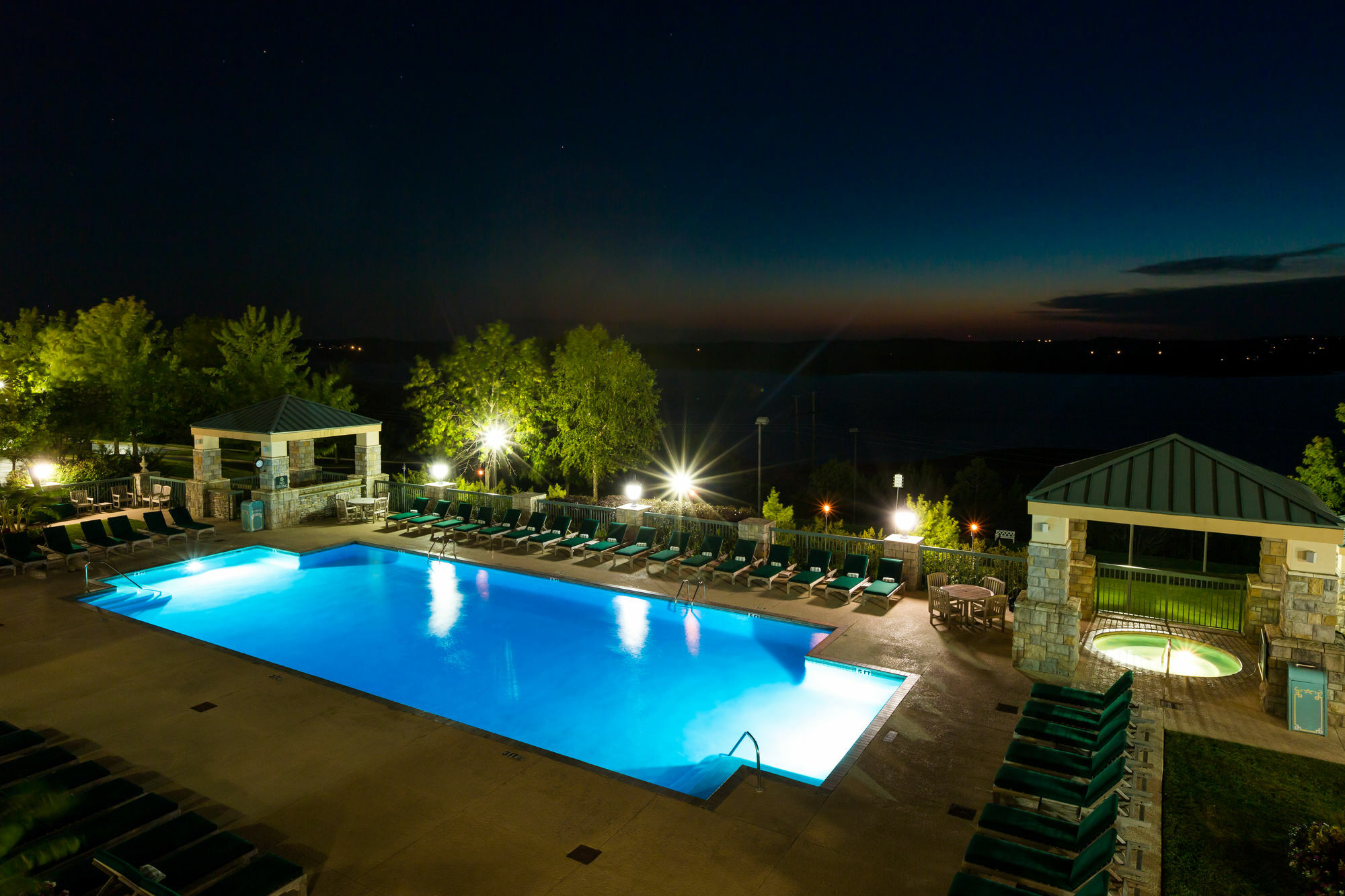 Chateau On The Lake Resort Spa And Convention Center Branson Exterior foto