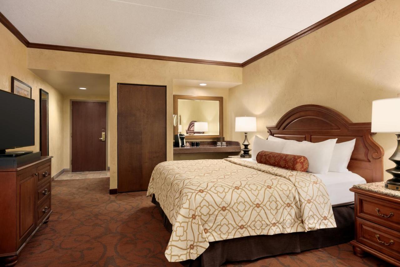 Chateau On The Lake Resort Spa And Convention Center Branson Exterior foto